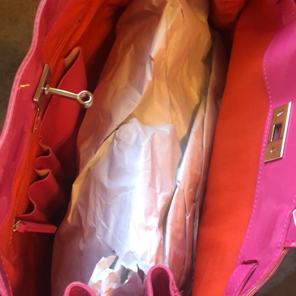 Joan Rivers Pink Large Shiny Purse - Picture 6 of 8